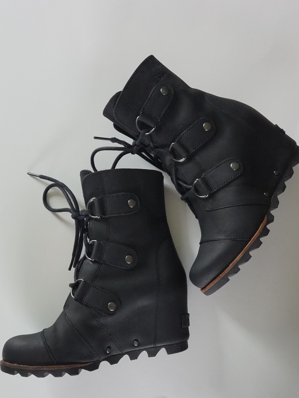SOREL Joan of Arctic Wedge Boots Black Leather Waterproof Mid Ankle Bootie 5.5